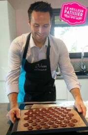 Johan lors d'un atelier macarons à Toulouse