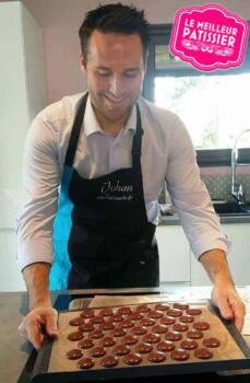 Johan lors d'un atelier macarons à Toulouse