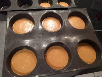 Crémeux café pour entremets individuels avant congélation