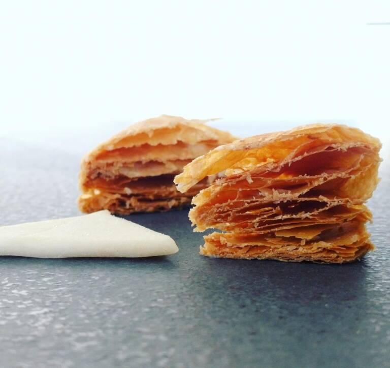 Pate feuilletée inversée avant et après cuisson
