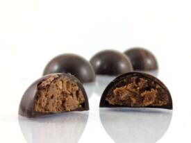 Bonbon chocolat fourré praliné