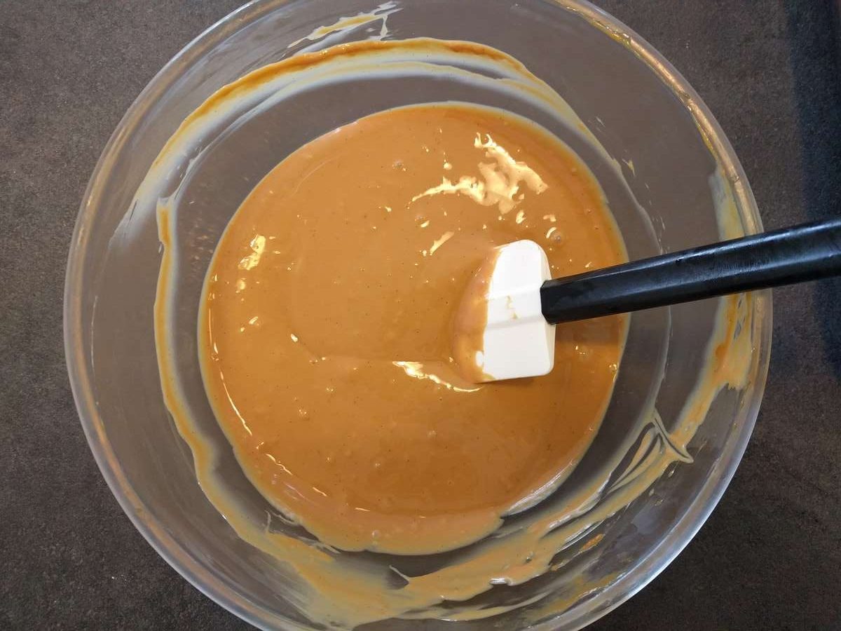 Voilà une belle couleur de crème pâtissière au caramel beurre salé !