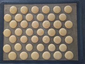 Macarons aux épices de Noël prêt à cuire