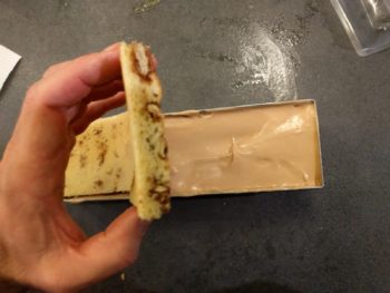 Venir déposer votre biscuit, façon croustillante contre la mousse