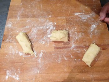 Découper votre pâte à brioche en portion suivant vos envies