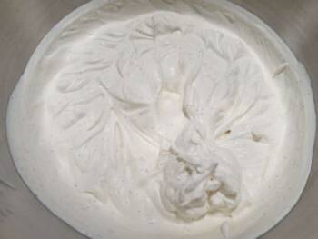 Arrêter quand vous avez cette belle texture de crème chantilly
