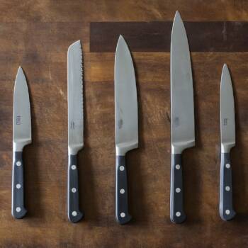 Couteaux de qualité pour la patisserie.