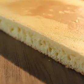 Intérieur moelleux du biscuit cuillère maison