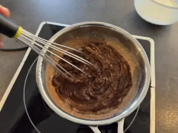 Vous devriez obtenir une belle ganache brillante