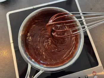 Vous devriez obtenir une belle ganache brillante