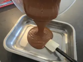 Verser la ganache dans votre plat froid
