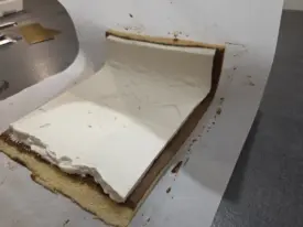 Rouler en vous aidant du papier sulfurisé 